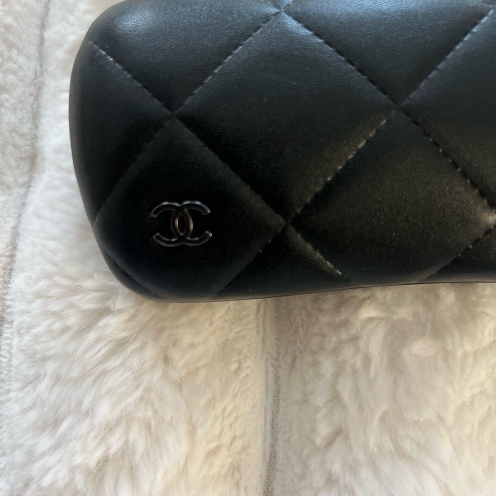 CHANEL Black Sunglasses Modern Design - Picture 13 of 13